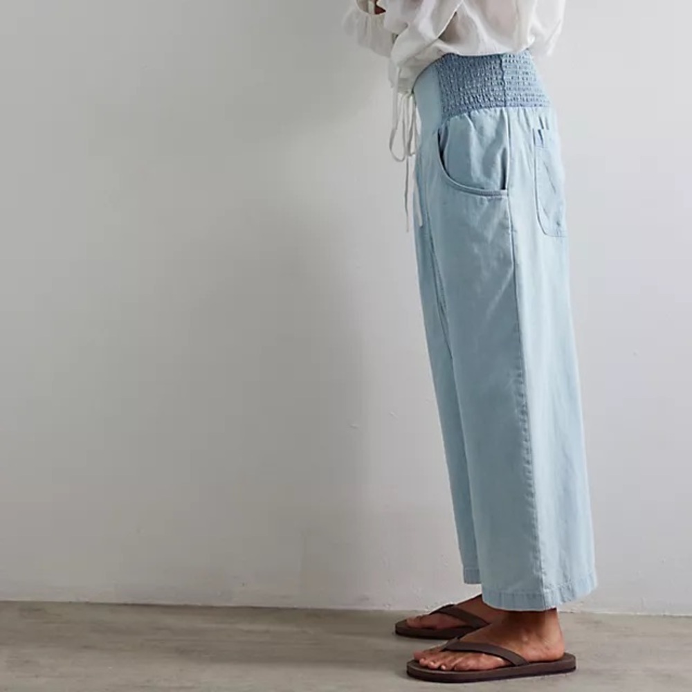 Free People
Women's Blue Lunan Crop Harem Jeans - Picture 2 of 5